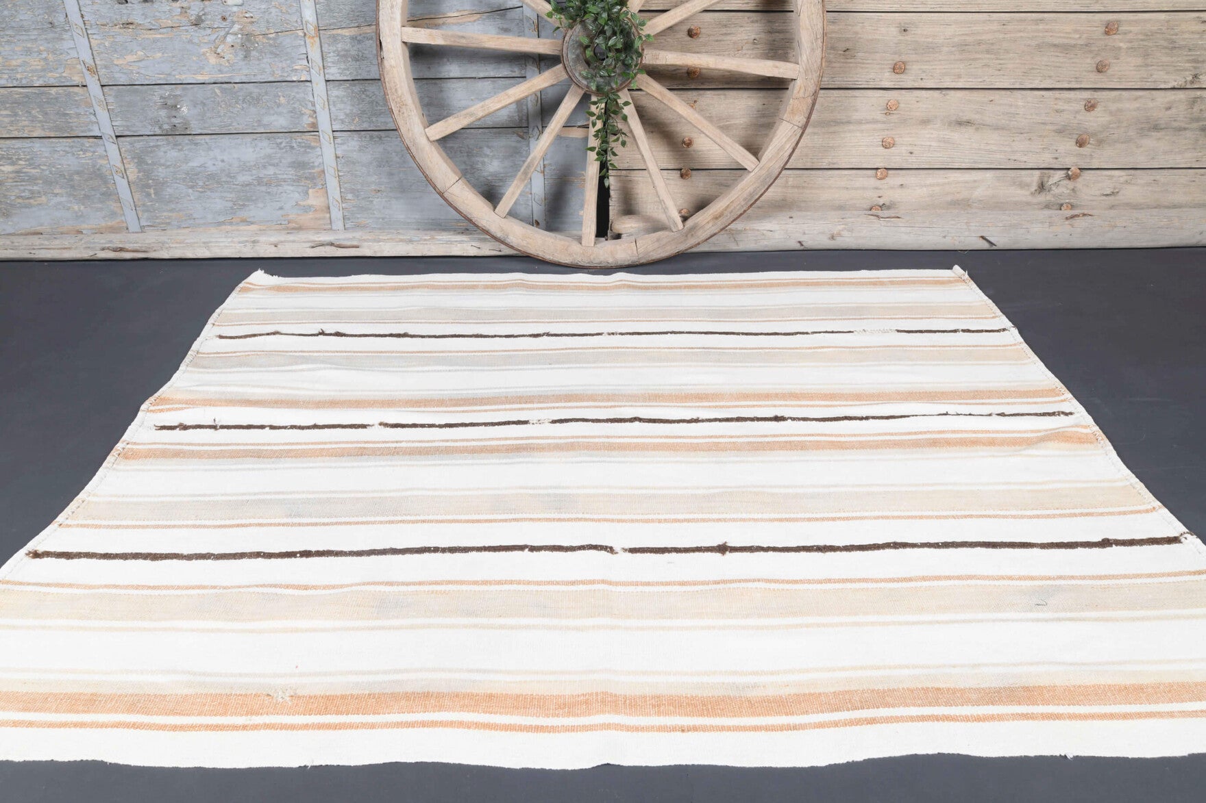 One-of-a-kind 1960s Anatolian vintage kilim rug in wool, 5'1" x 6'8"