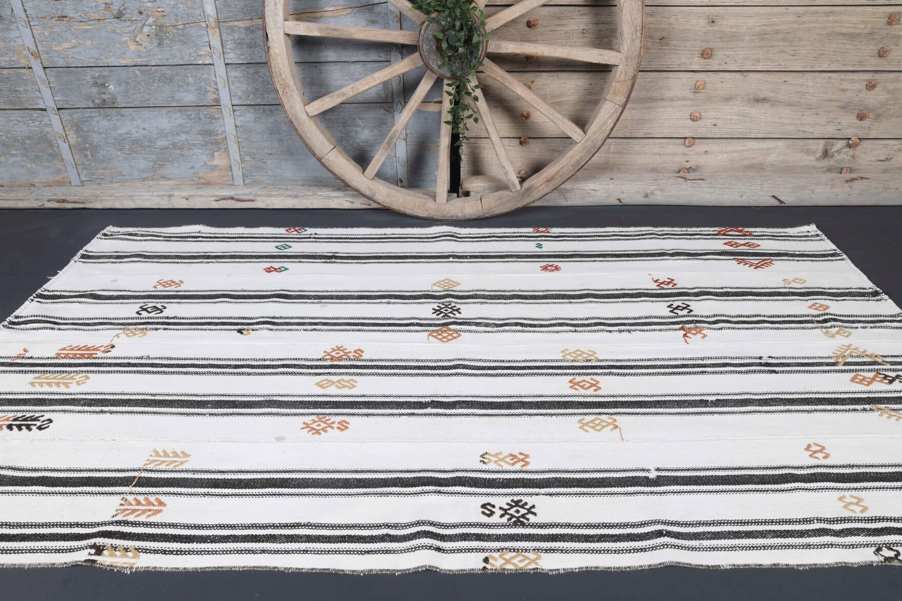 One-of-a-kind 1960s Anatolian vintage kilim rug in wool, 4'3" x 8'2"