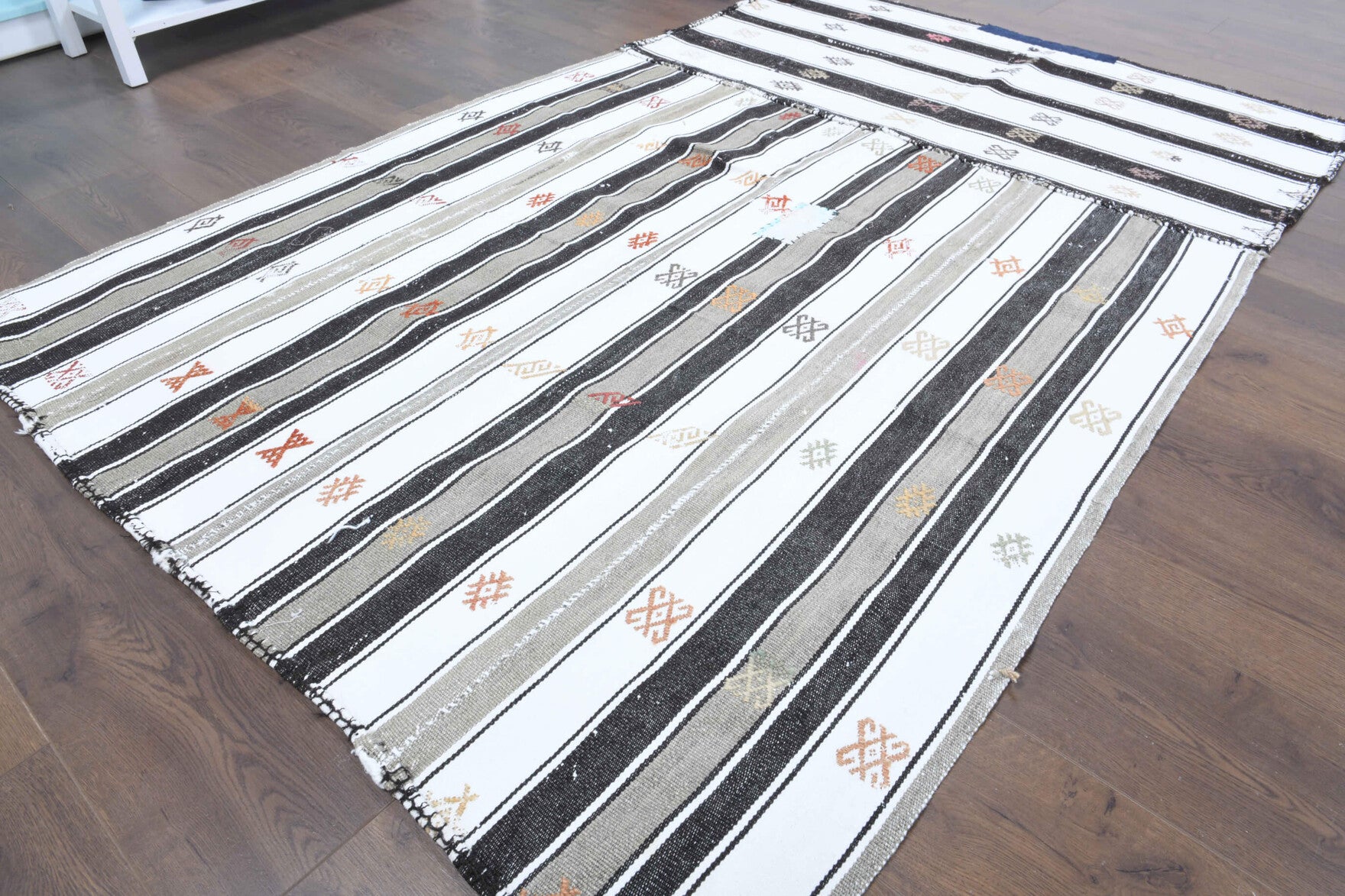 One-of-a-kind 1960s Anatolian vintage kilim rug in wool, 4'7" x 7'