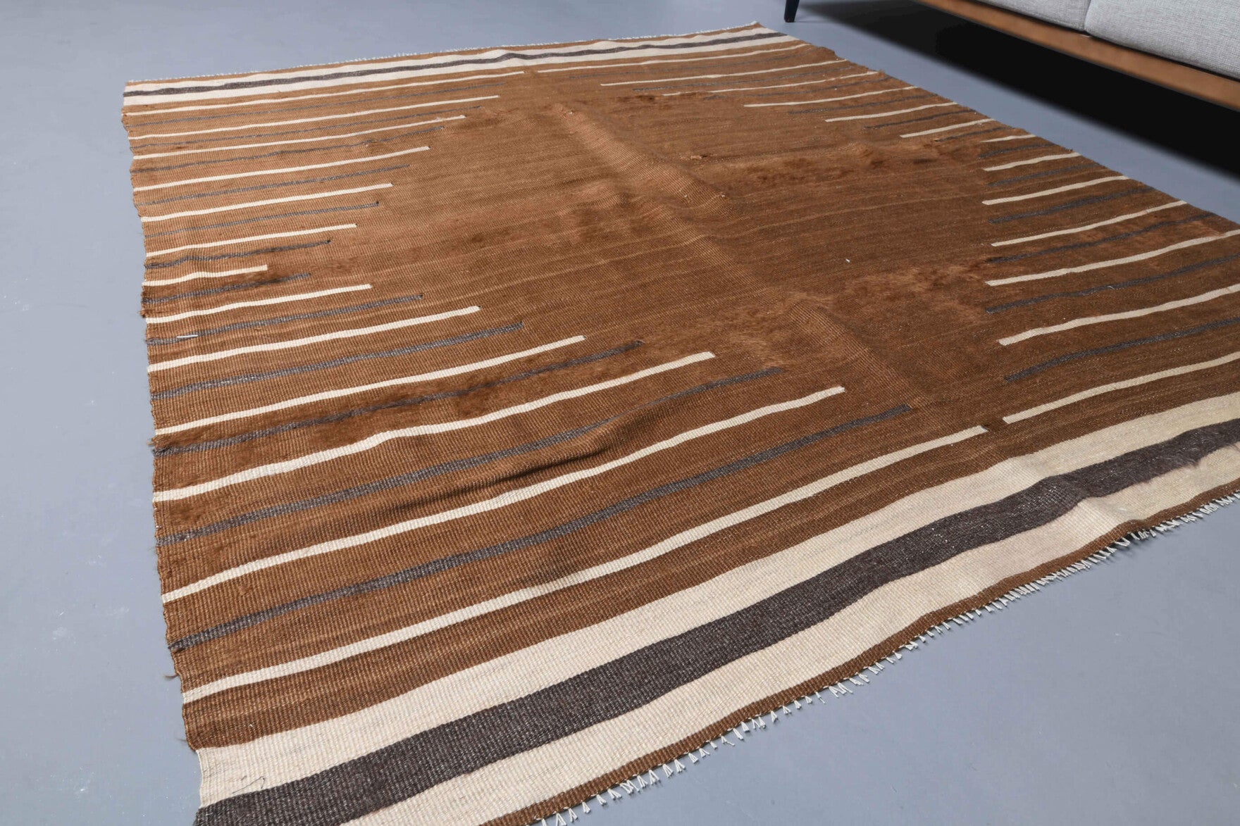 Authentic Anatolian vintage kilim rug (1960s) with striped design – one-of-a-kind at Fame Rugs
