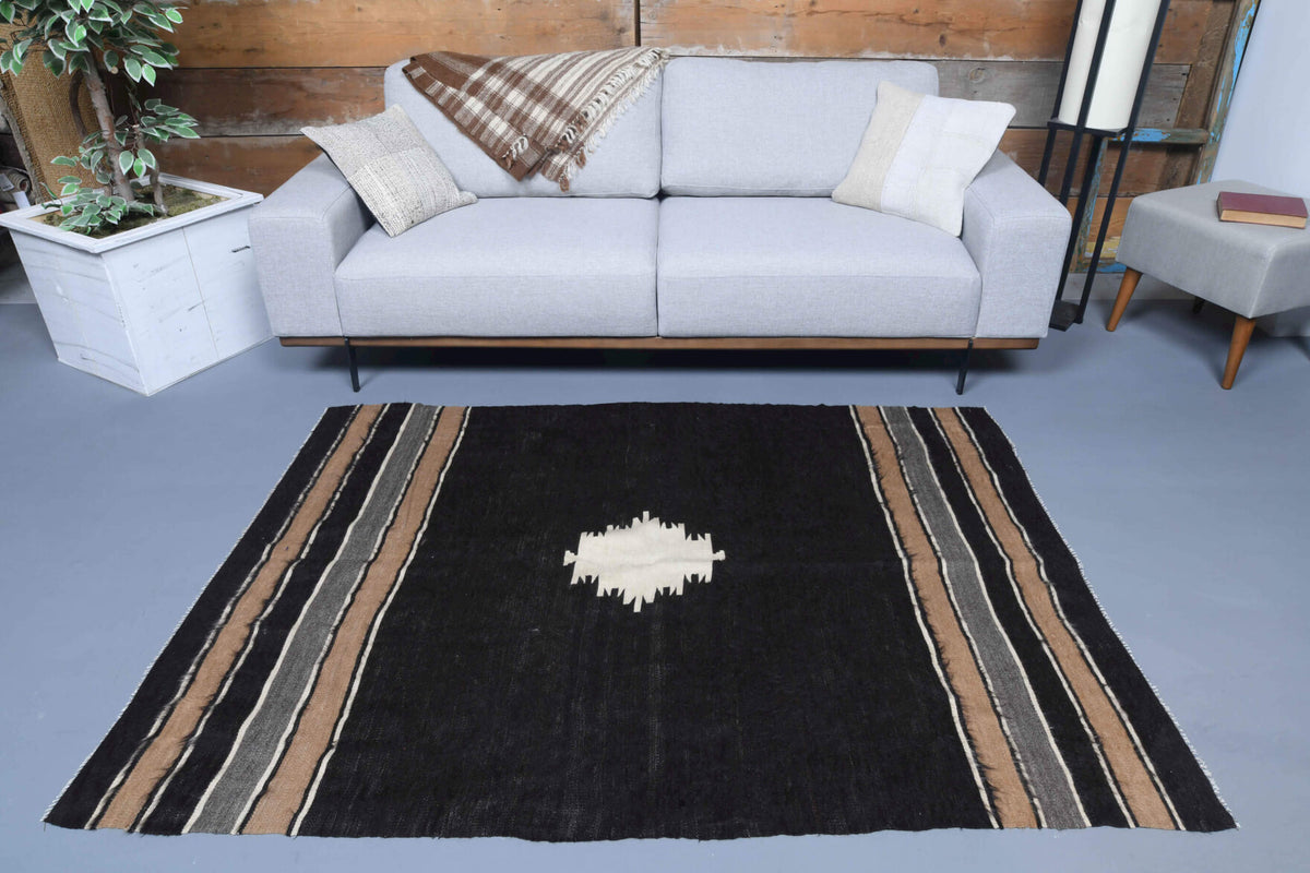 Zumrutperver kilim: 1960s handwoven flatweave Anatolian kilim with striped motifs