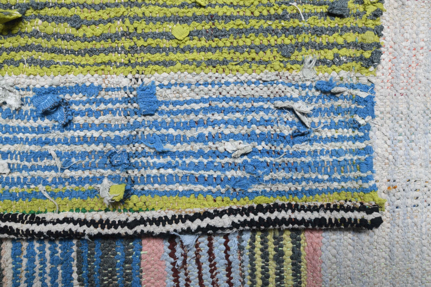 Handwoven flatweave wool kilim from Anatolia, Turkey – Handmade Vintage Kilim Rug in Pastel Colors 3'7" x 4'6"