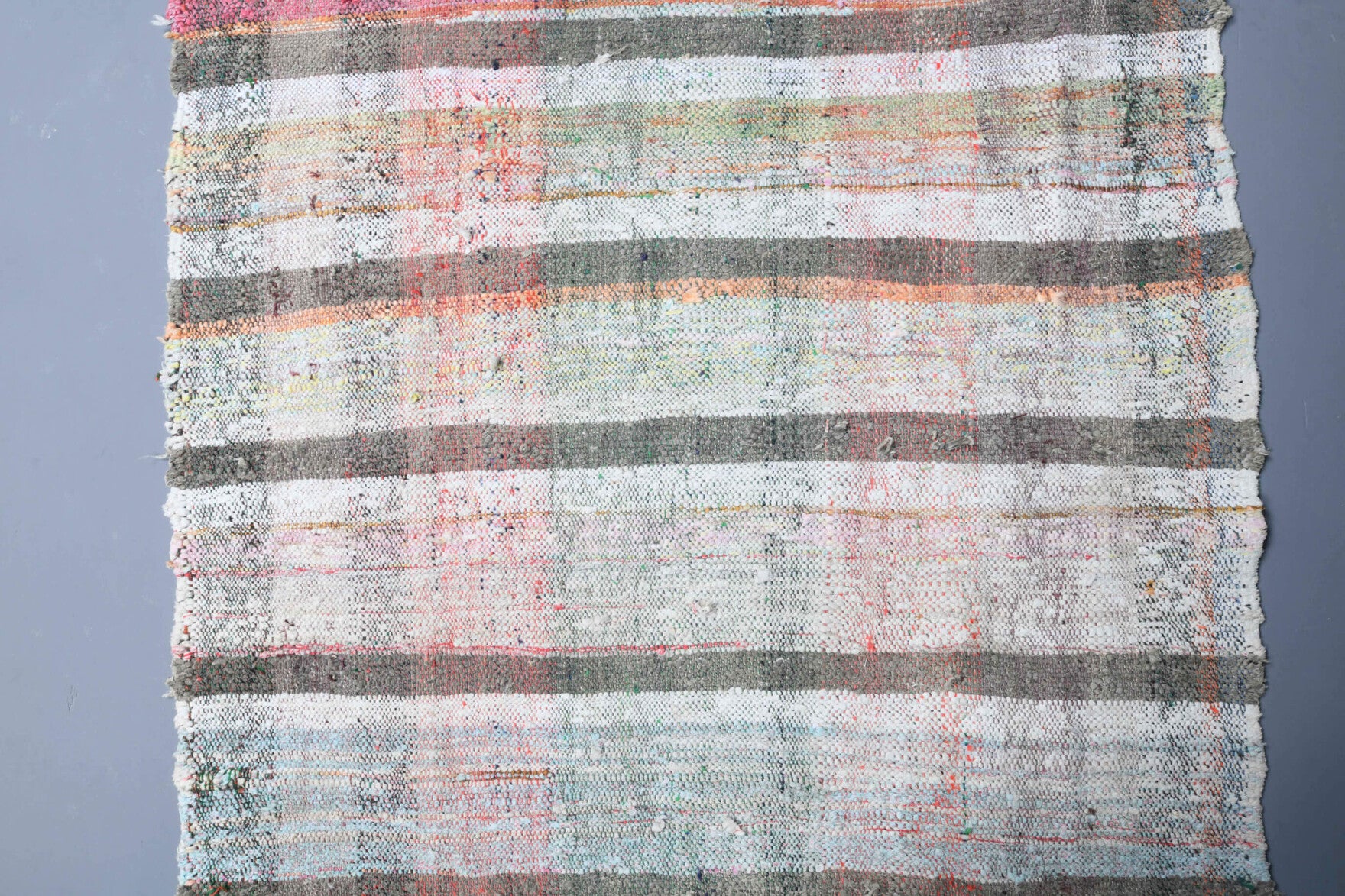 Handwoven flatweave wool kilim from Anatolia, Turkey – Flatweave Accent Vintage Rug 3'7" x 5'11"