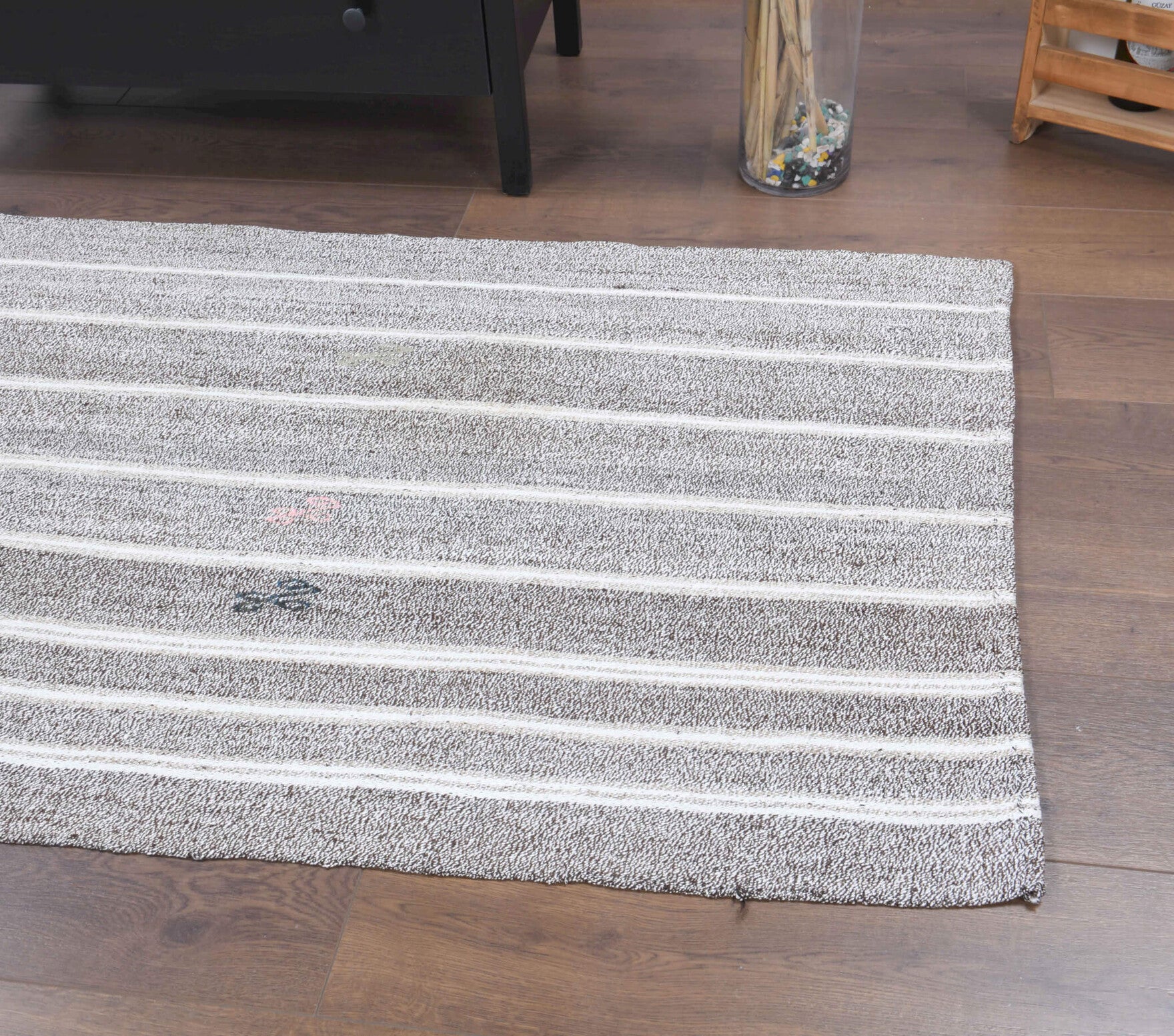 Handwoven flatweave wool kilim from Anatolia, Turkey – Handmade Vintage Rug 3'1" x 6'5"