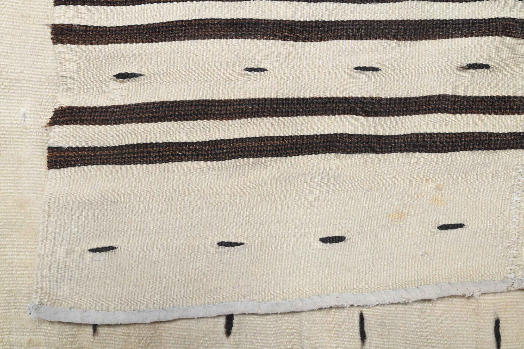 Yesimgonca – vintage ikat kilim for living room or bedroom, 4'7" x 6'5" (140x196 cm)