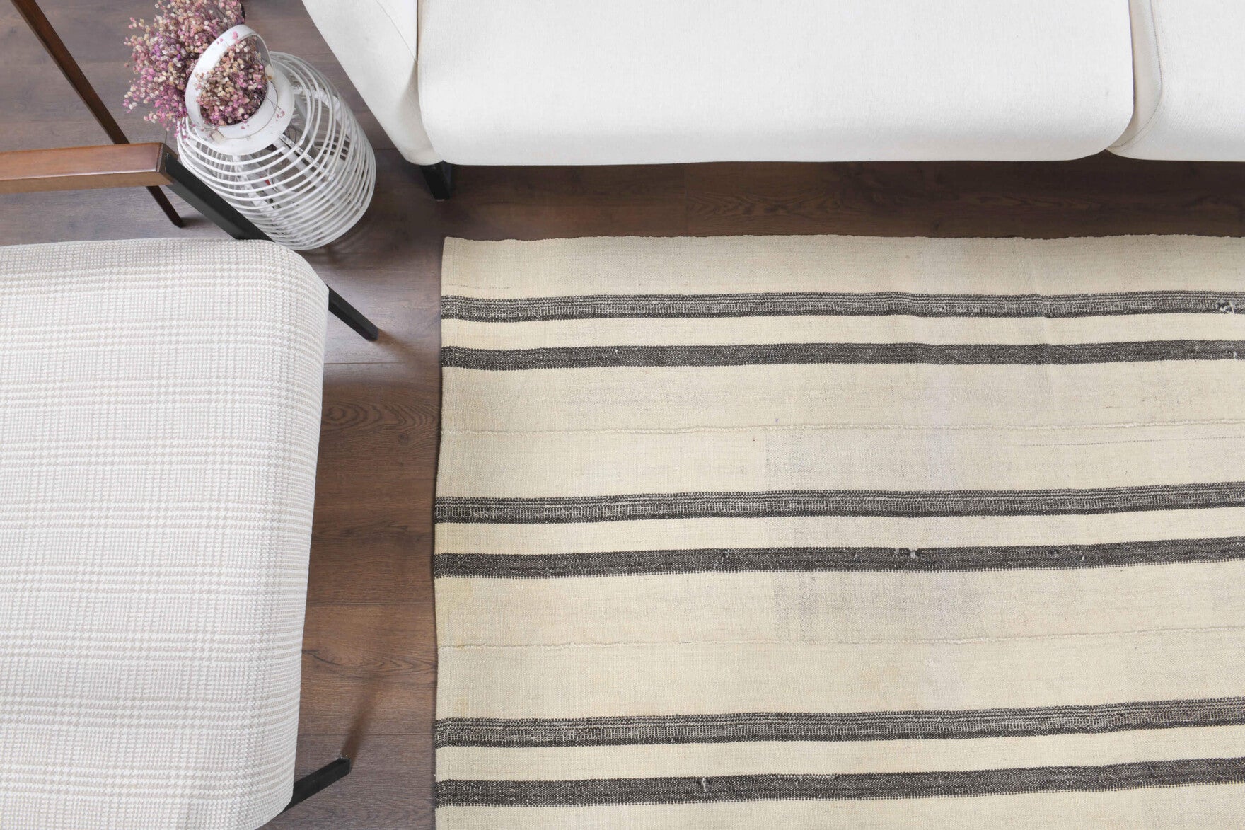 One-of-a-kind 1960s Anatolian vintage kilim rug in wool, 5'6" x 6'10"