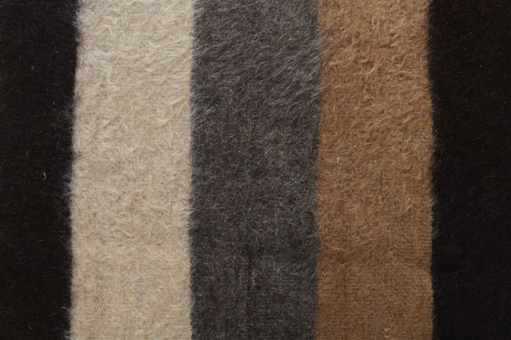 Handwoven flatweave wool kilim from Anatolia, Turkey – Handmade Vintage Kilim Rug 4'2" x 6'2"
