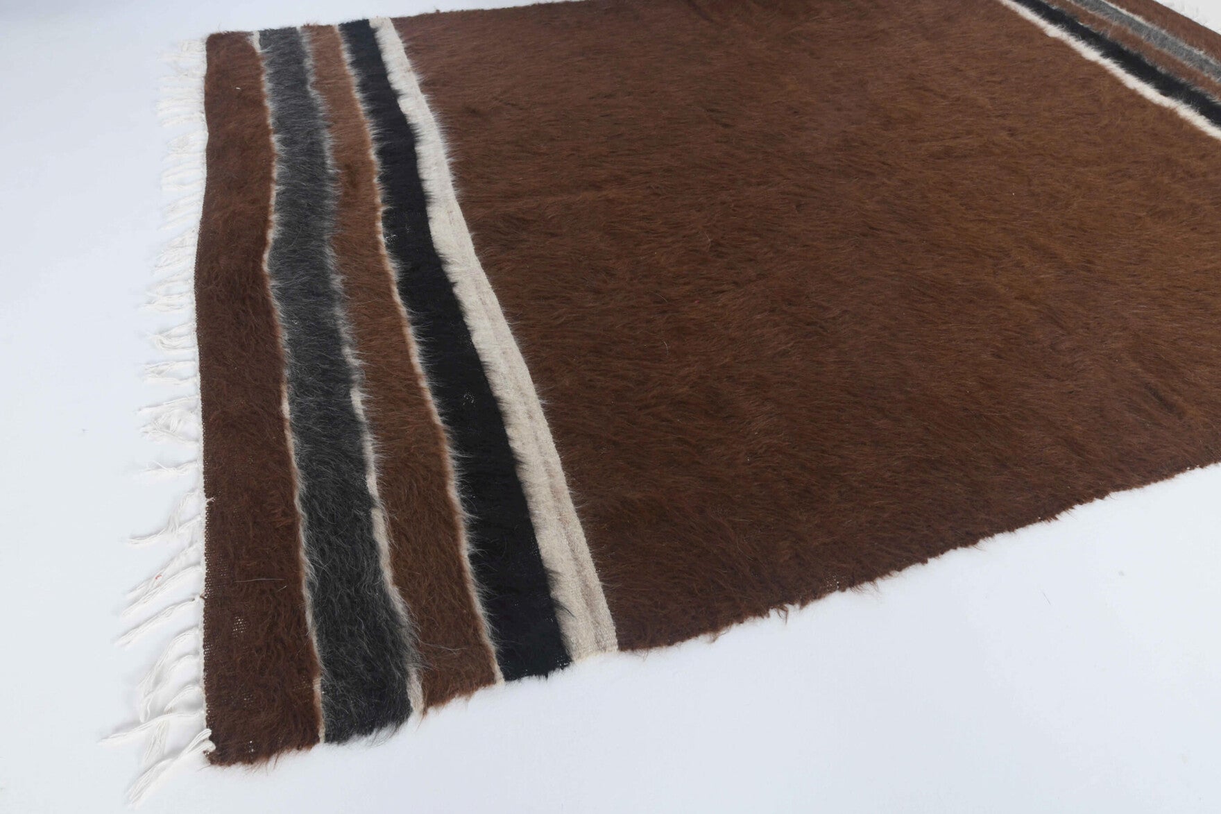 One-of-a-kind 1960s Anatolian vintage kilim rug in wool, 4'6" x 6'6"