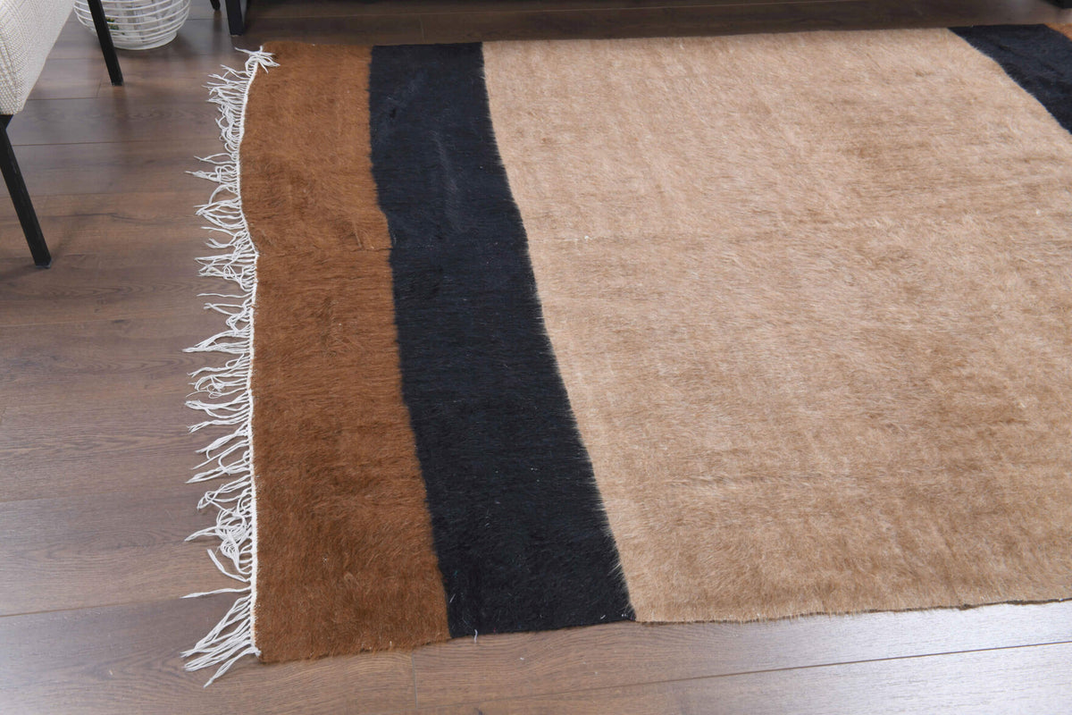 Timodoxe – vintage solid kilim for living room or bedroom, 5'5" x 6'11" (166x210 cm)