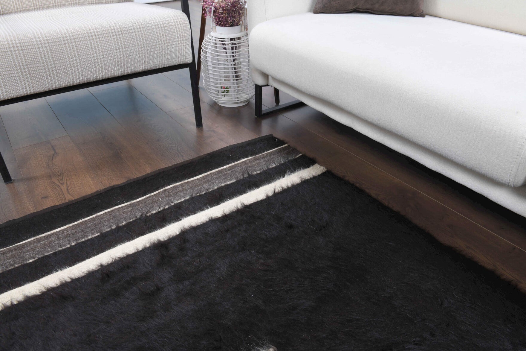 Authentic Anatolian vintage kilim rug (1960s) with solid design – one-of-a-kind at Fame Rugs