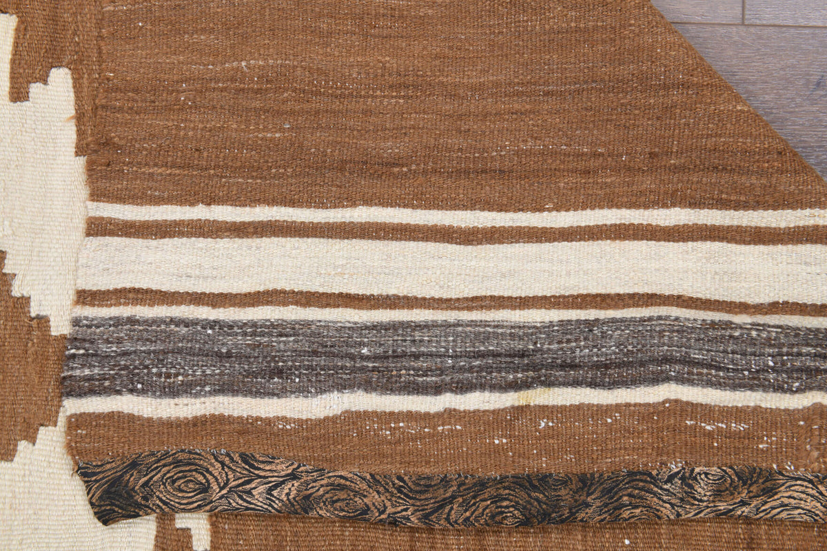 Thalopeleia – vintage medallion kilim for living room or bedroom, 4'7" x 6'1" (139x185 cm)