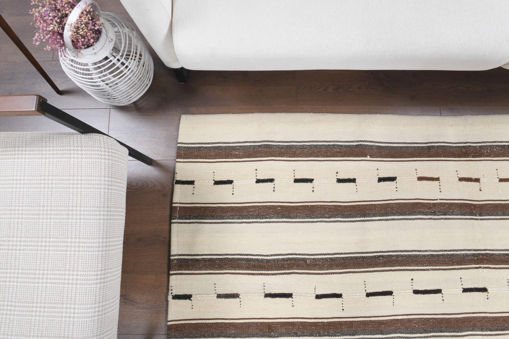 Handwoven flatweave wool kilim from Anatolia, Turkey – Handmade Vintage Beige Kilim Rug 4'2" x 6'7"