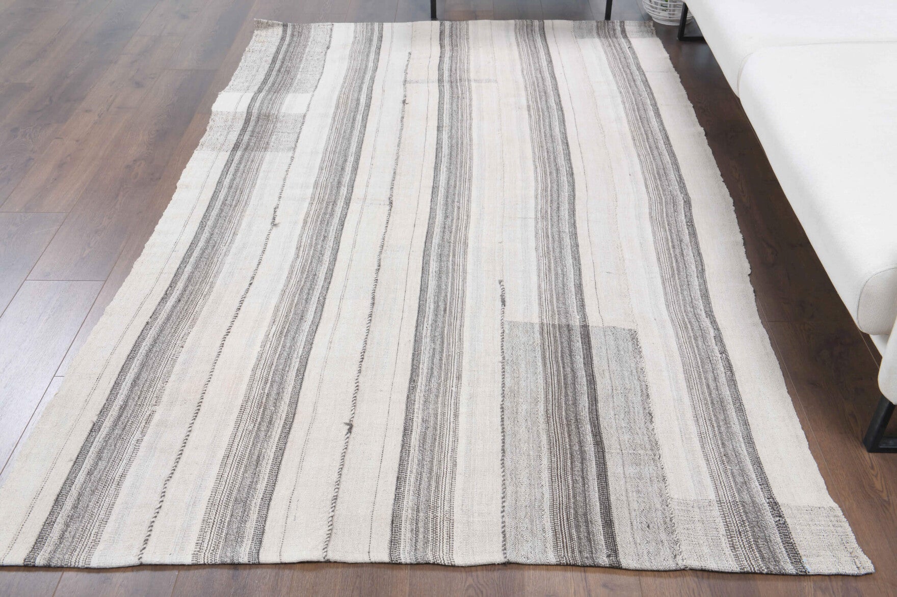 One-of-a-kind 1960s Anatolian vintage kilim rug in wool, 4'11" x 7'10"