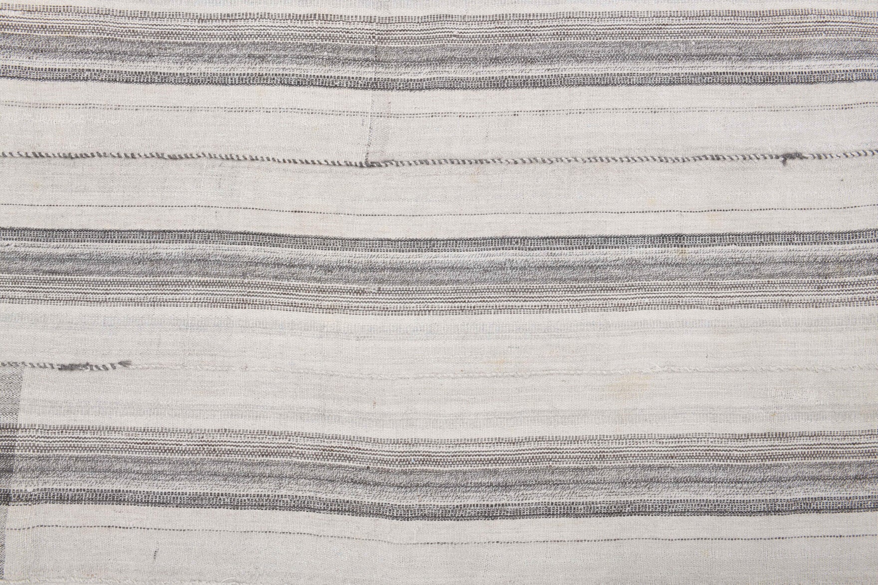 Tarabnur kilim: 1960s handwoven flatweave Anatolian kilim with striped motifs