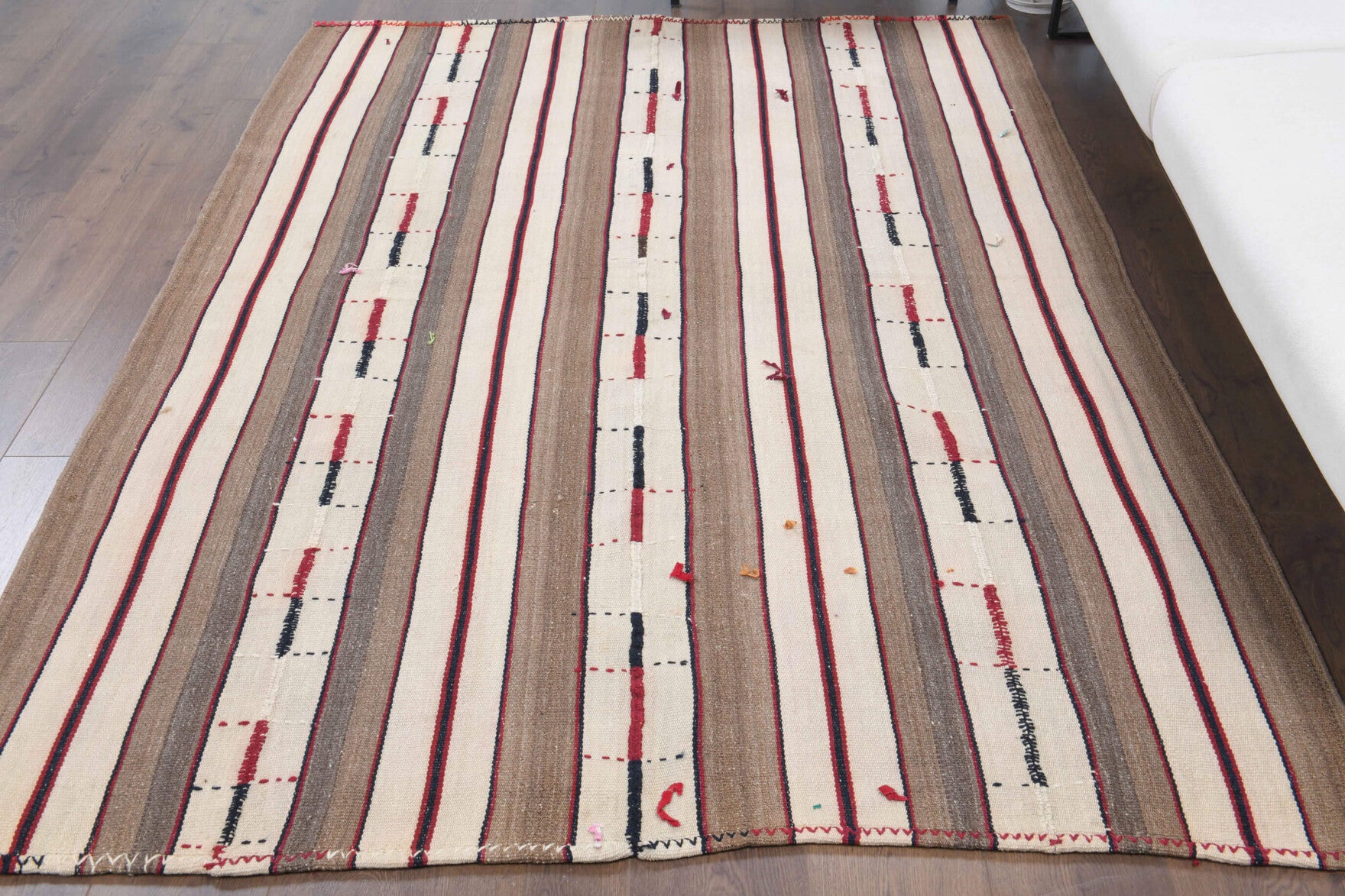 One-of-a-kind 1960s Anatolian vintage kilim rug in wool, 5'5" x 7'7"