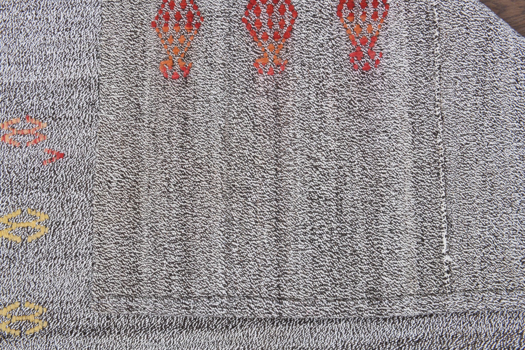 Sulegonca – vintage ikat kilim for living room or bedroom, 5'4" x 7'5" (162x225 cm)