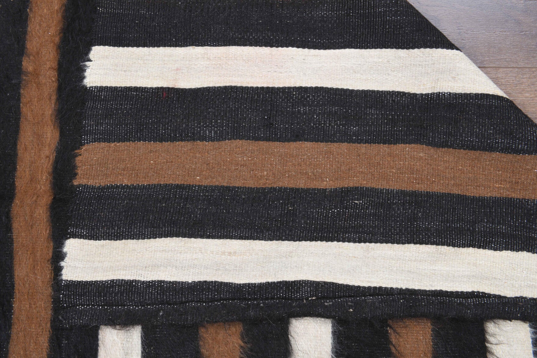 Hand-crafted Anatolian vintage kilim Sosimorphe in wool, 1960s