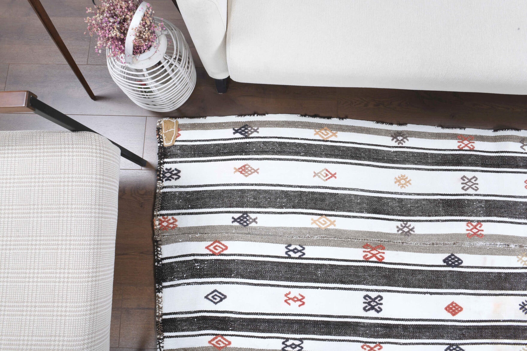 Handwoven flatweave wool kilim from Anatolia, Turkey – Black White Kilim Handmade Vintage Rug 5'4" x 7'7"
