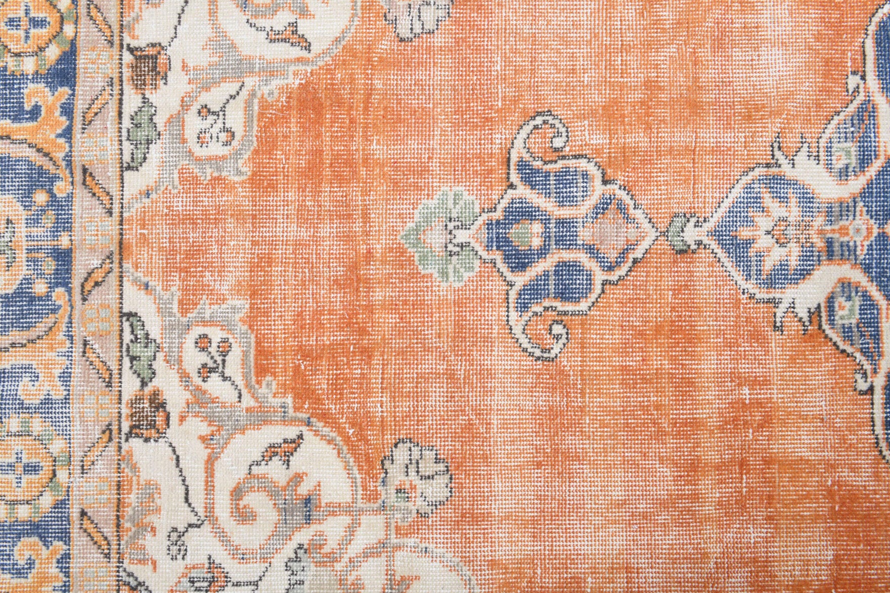 Sinop rug: 1970s handmade Anatolian rug with oriental motifs and cotton backing