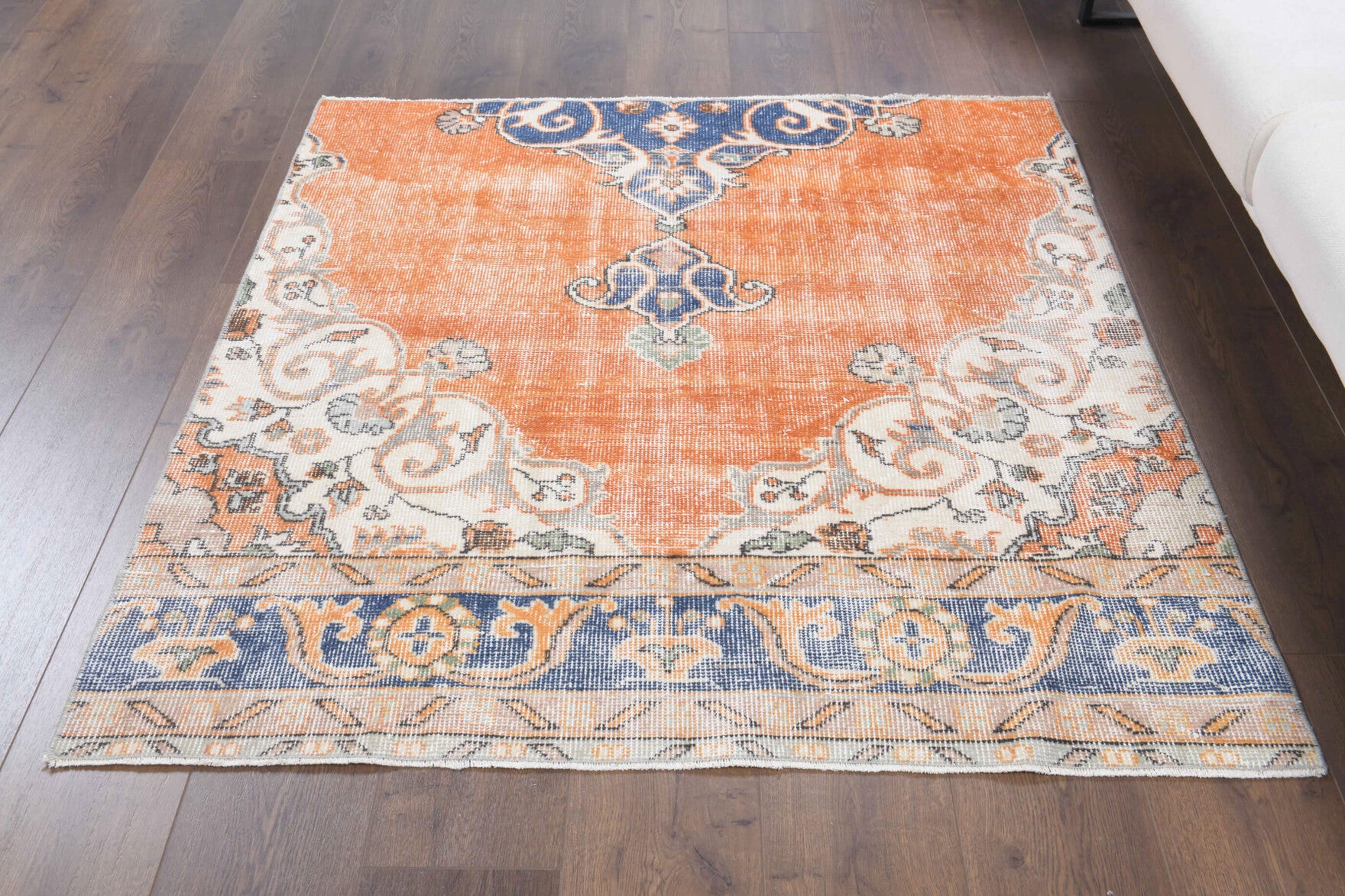 Authentic Anatolian vintage area rug (1970s) with oriental design – one-of-a-kind at Fame Rugs