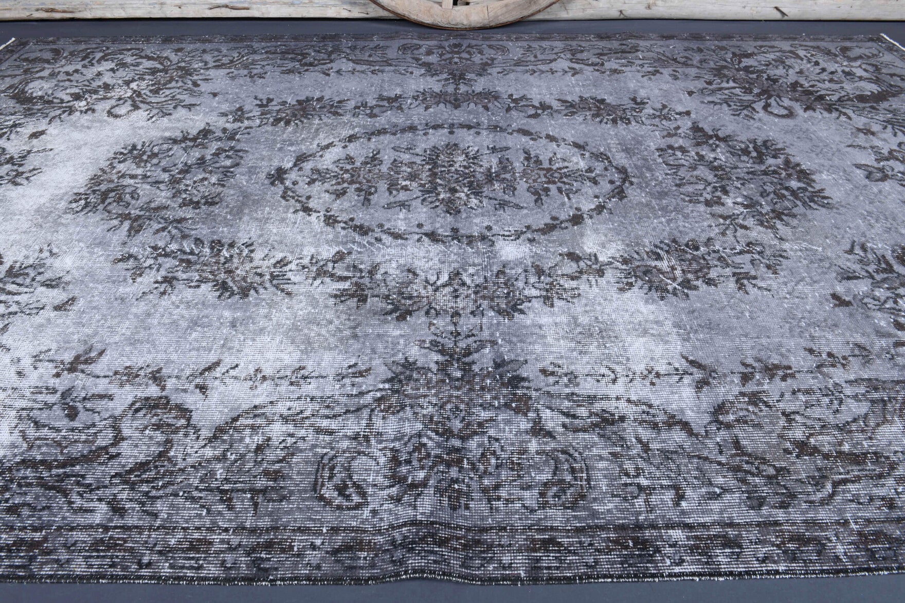 Bengisad rug: 1970s handmade Anatolian rug with oriental motifs and cotton backing