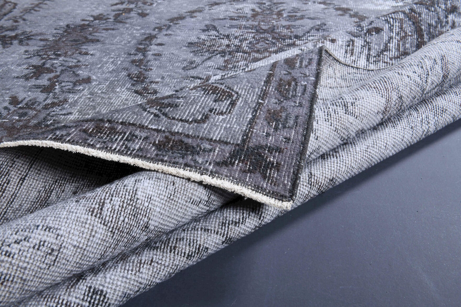 Bengisad – vintage oriental rug for living room or bedroom, 6'7" x 9'11" (200x303 cm)