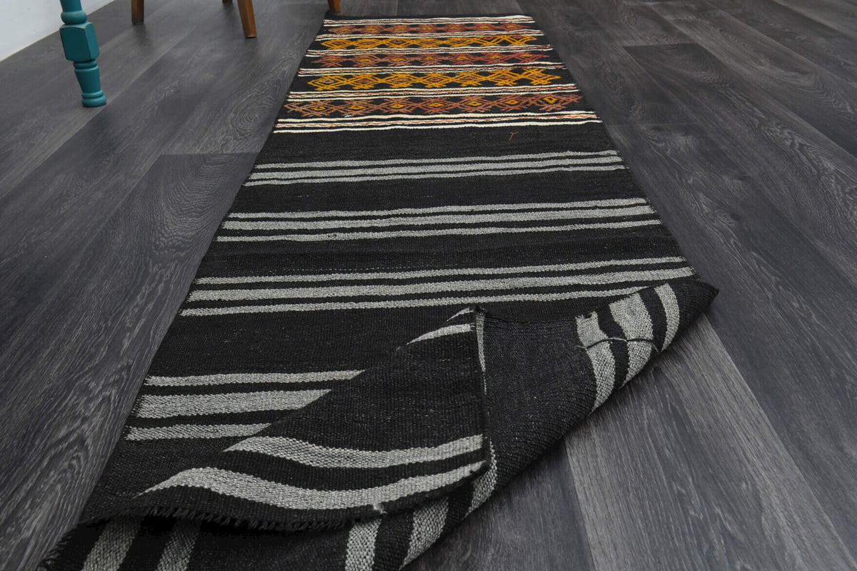 Hand-crafted Anatolian vintage kilim runner Renginpezir in wool, 1970s