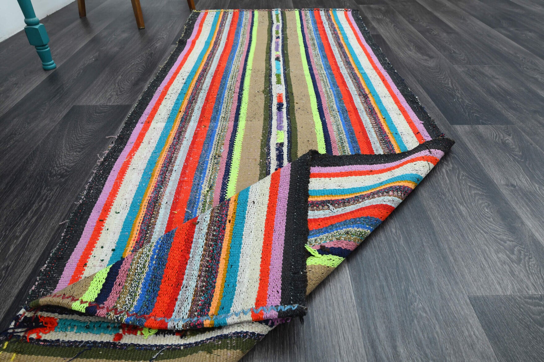 Hand-crafted Anatolian vintage kilim Kadifegul in wool, 1960s