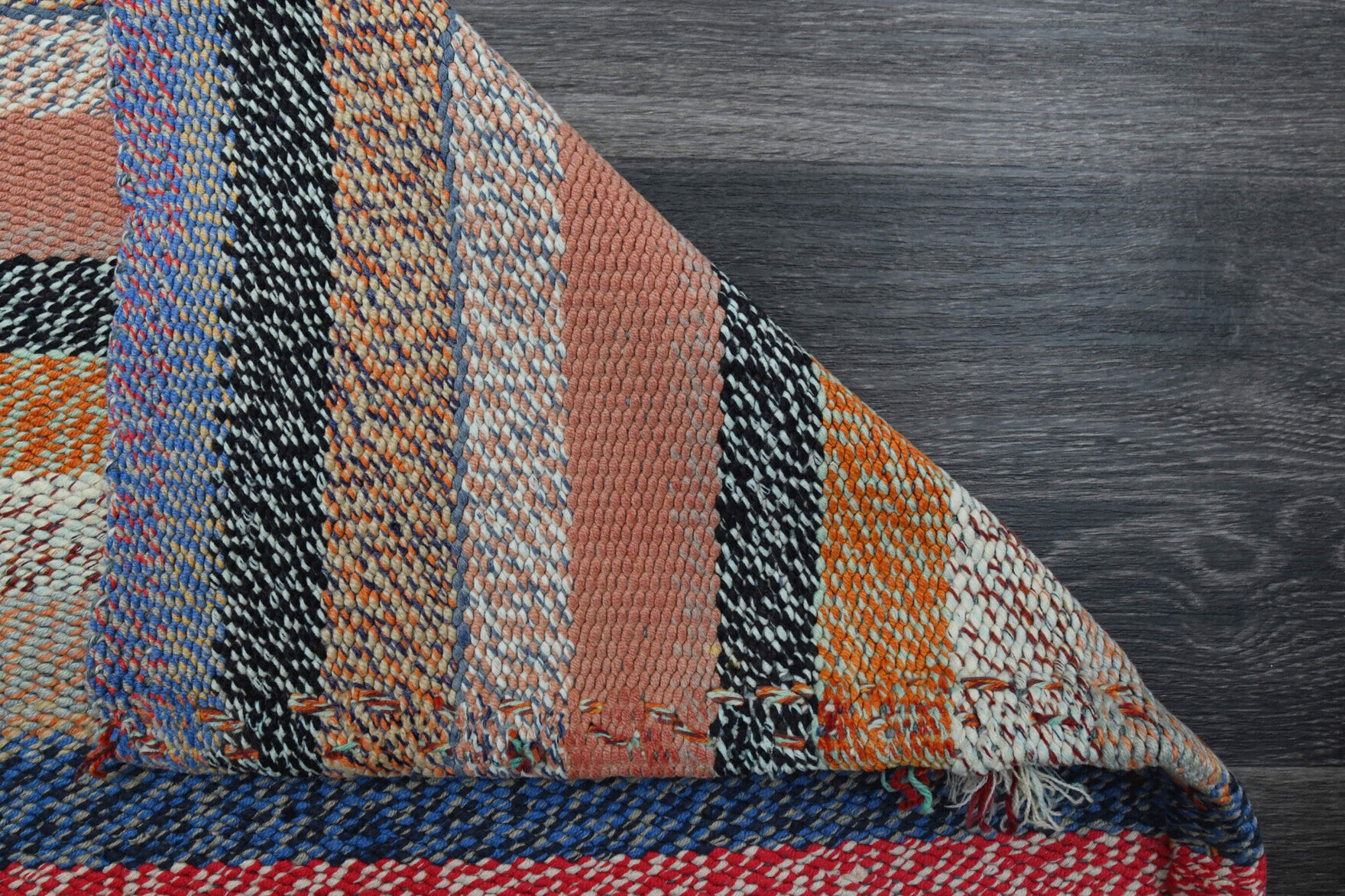 Isomorphe – vintage striped kilim for living room or bedroom, 1'8" x 9'2" (51x280 cm)