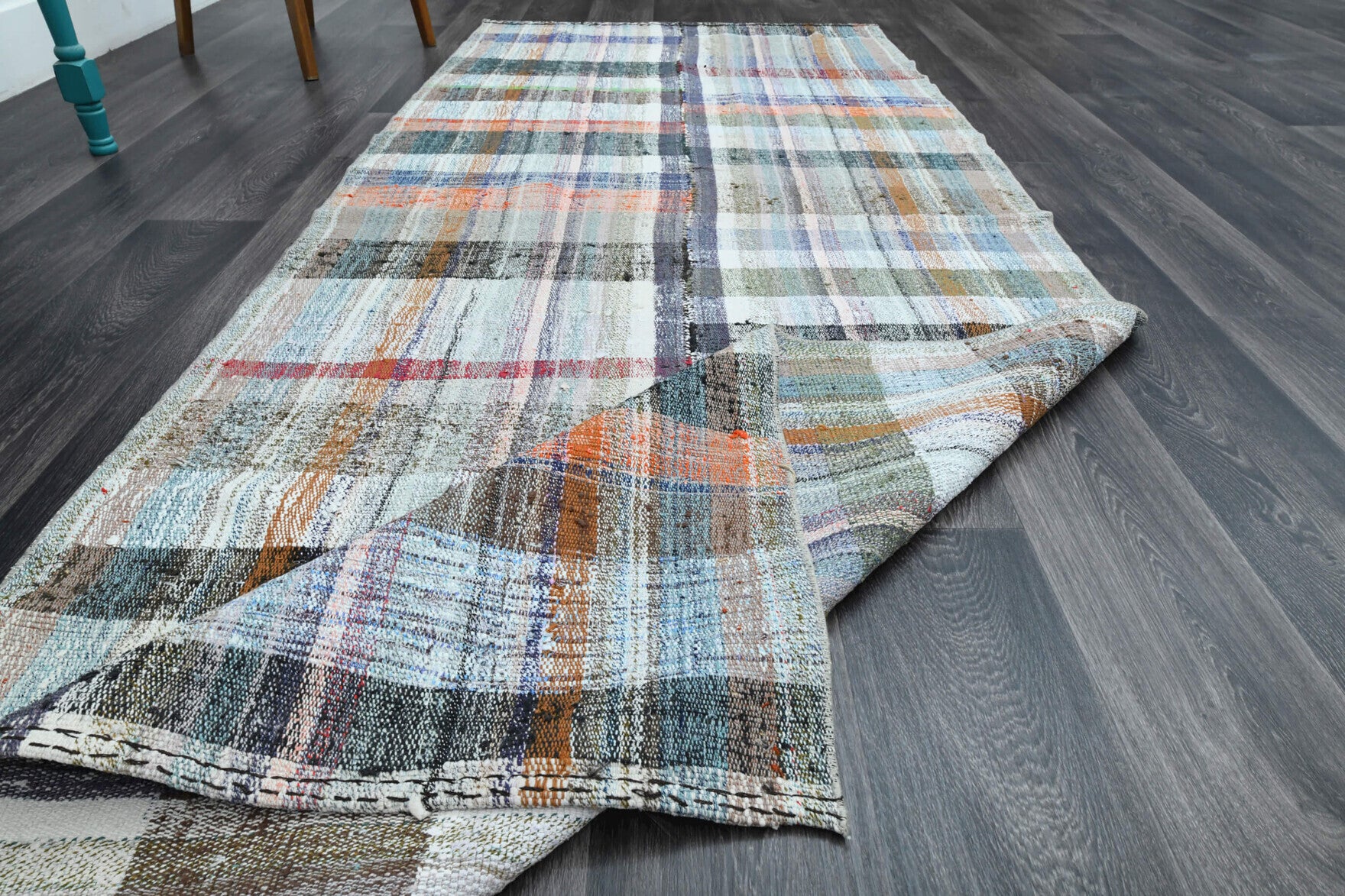 Authentic Anatolian vintage kilim rug (1960s) with solid design – one-of-a-kind at Fame Rugs