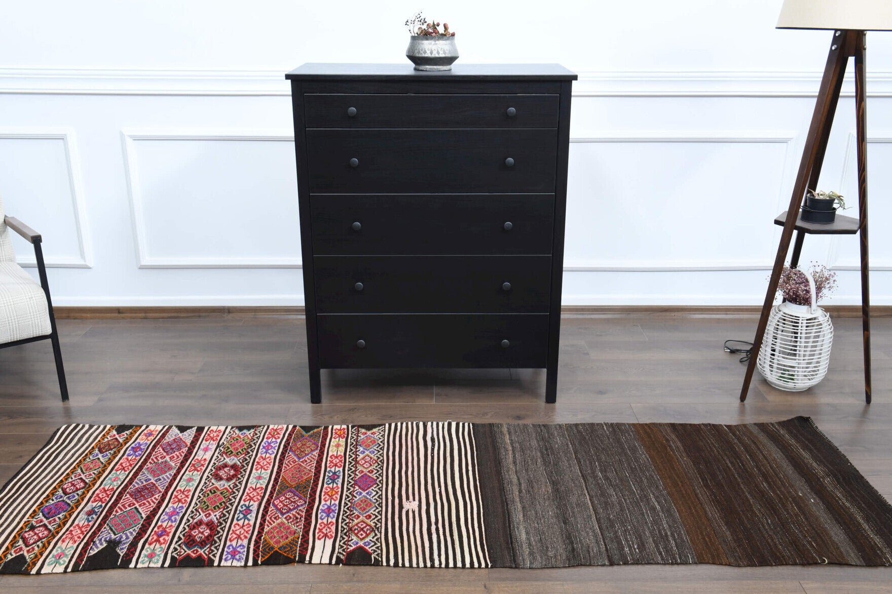 Ianthekrateia kilim: 1960s handwoven flatweave Anatolian kilim with geometric motifs
