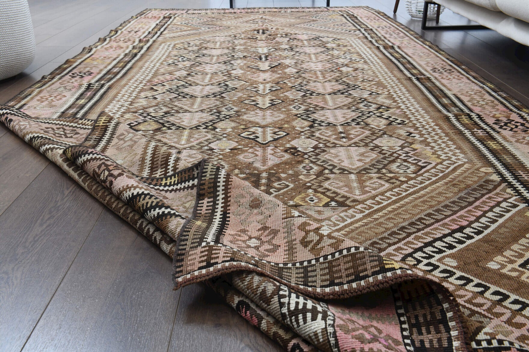Hesperpeleia kilim: 1960s handwoven flatweave Anatolian kilim with tribal motifs