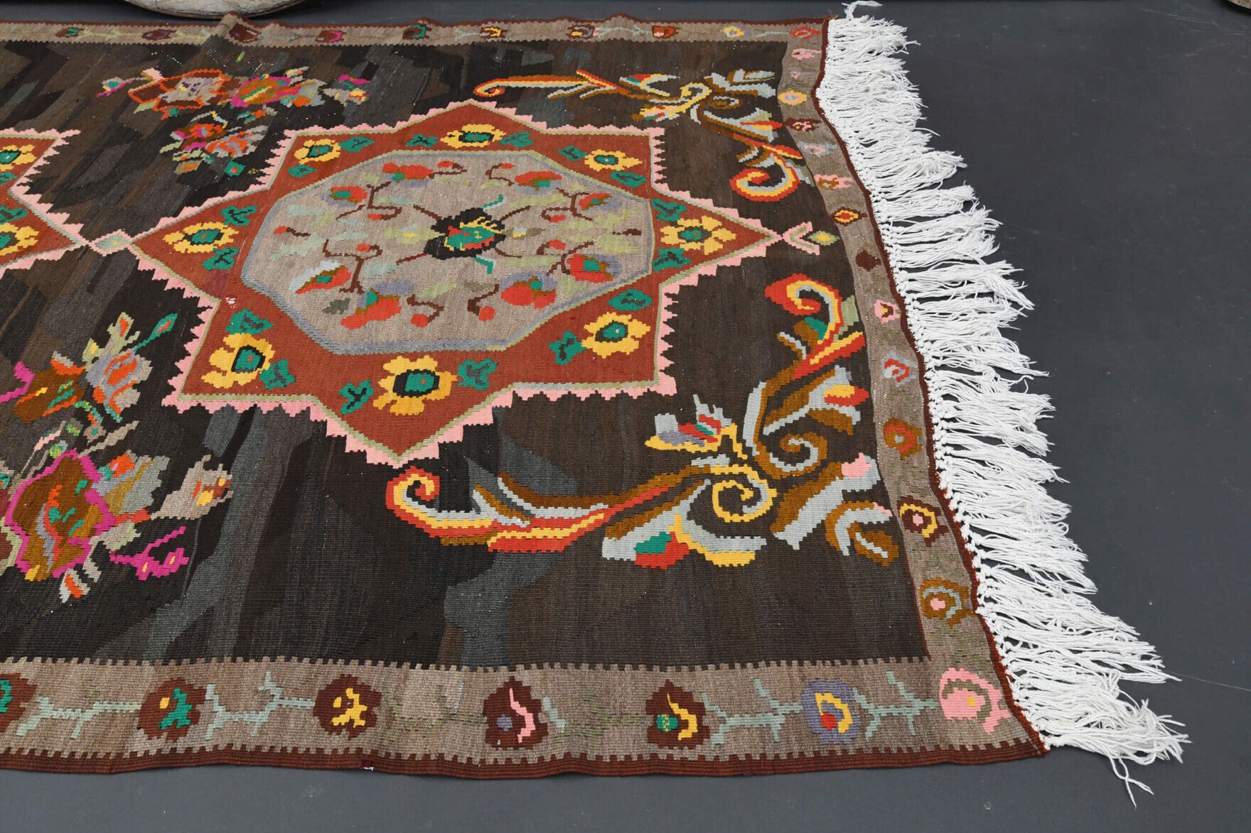 Authentic Anatolian vintage kilim rug (1960s) with oriental design – one-of-a-kind at Fame Rugs