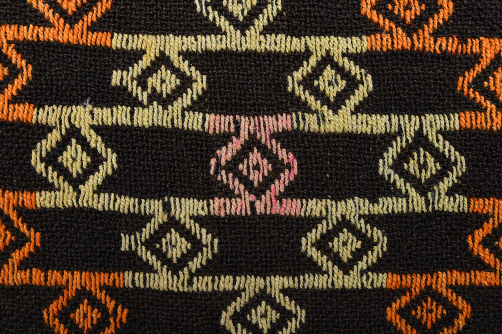 Alevumut – vintage oriental kilim for living room or bedroom, 5'11" x 9'7" (180x291 cm)