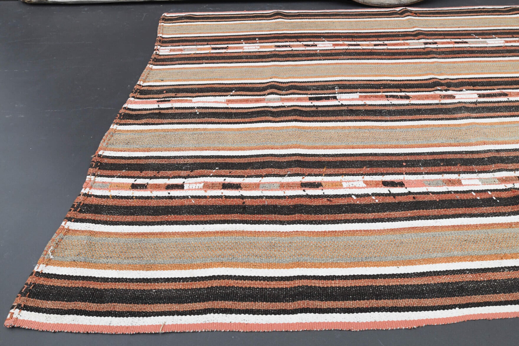 Alevban kilim: 1960s handwoven flatweave Anatolian kilim with oriental motifs