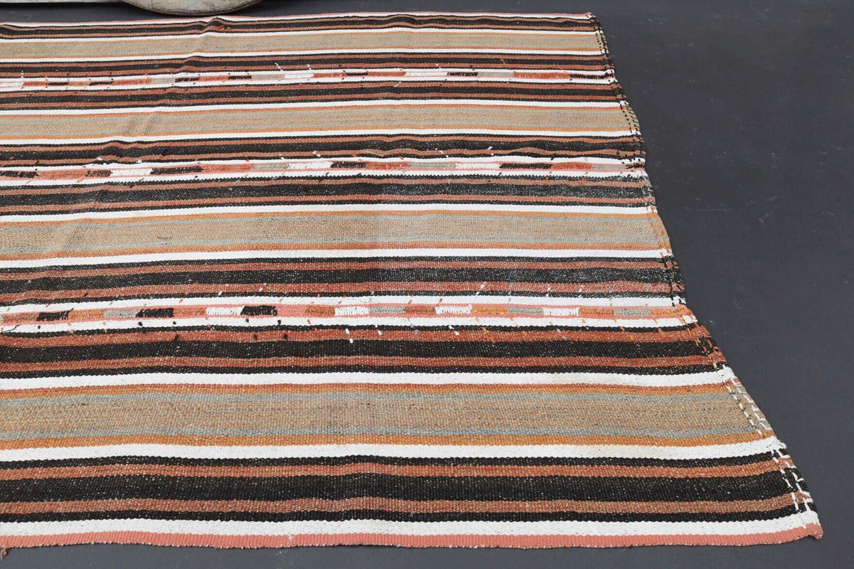 Authentic Anatolian vintage kilim rug (1960s) with oriental design – one-of-a-kind at Fame Rugs