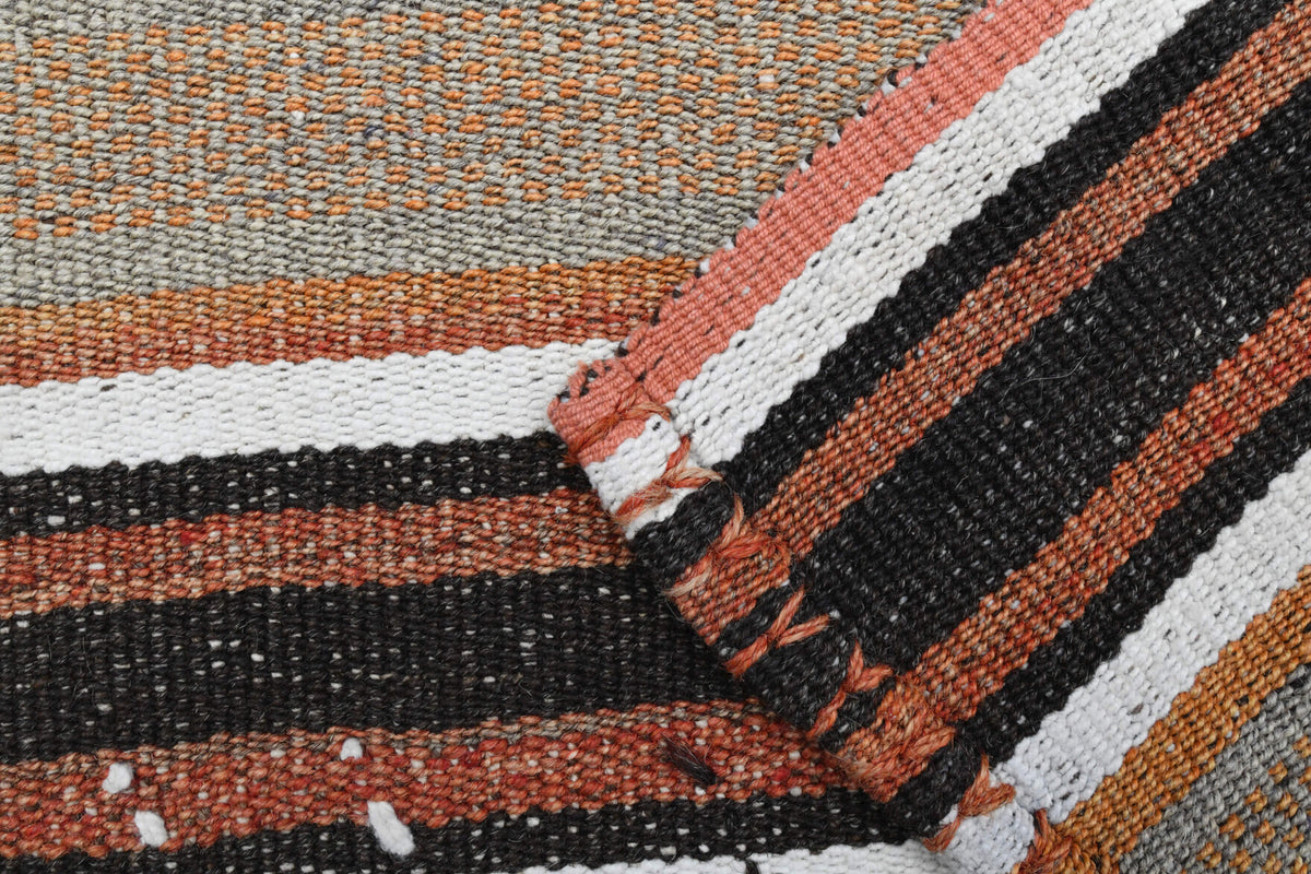 Hand-crafted Anatolian vintage kilim Alevban in wool, 1960s