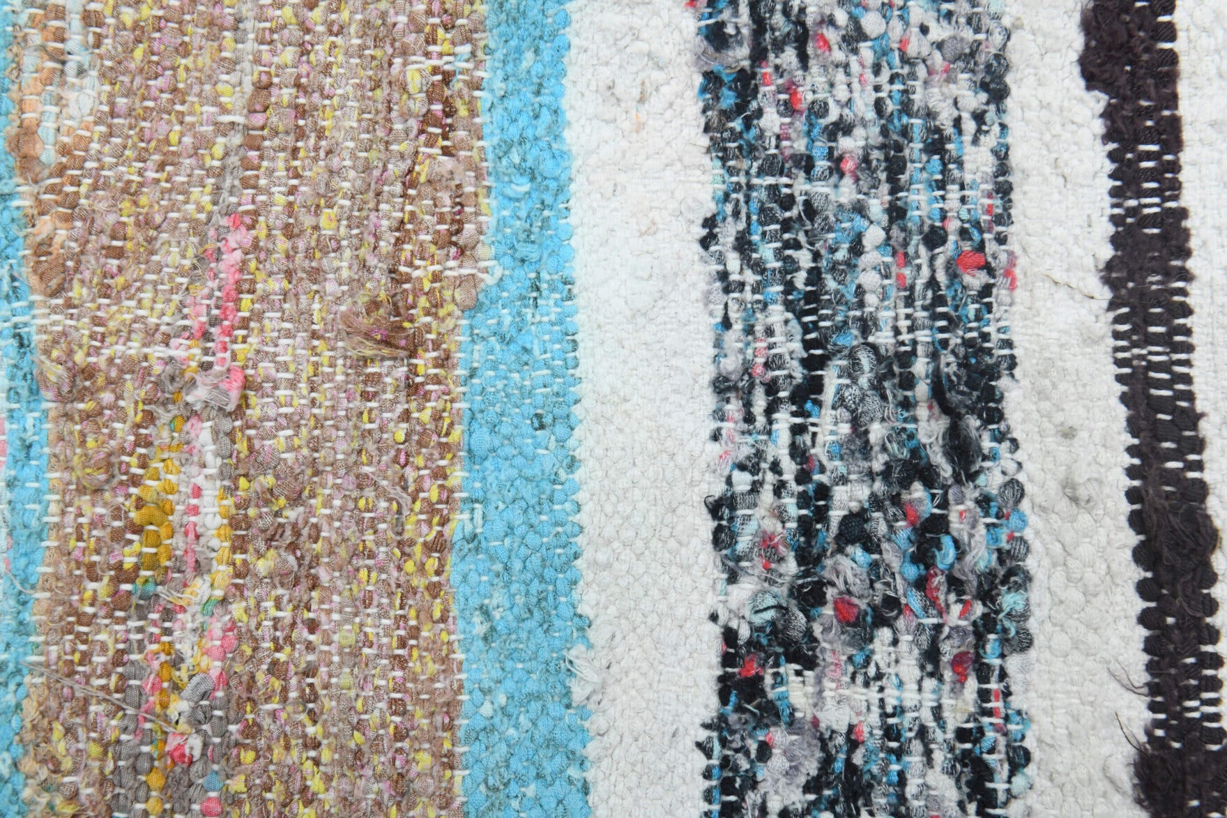 Handwoven flatweave wool kilim from Anatolia, Turkey – Boho Chic Turkish Vintage Area Rug 6'1" x 10'7"