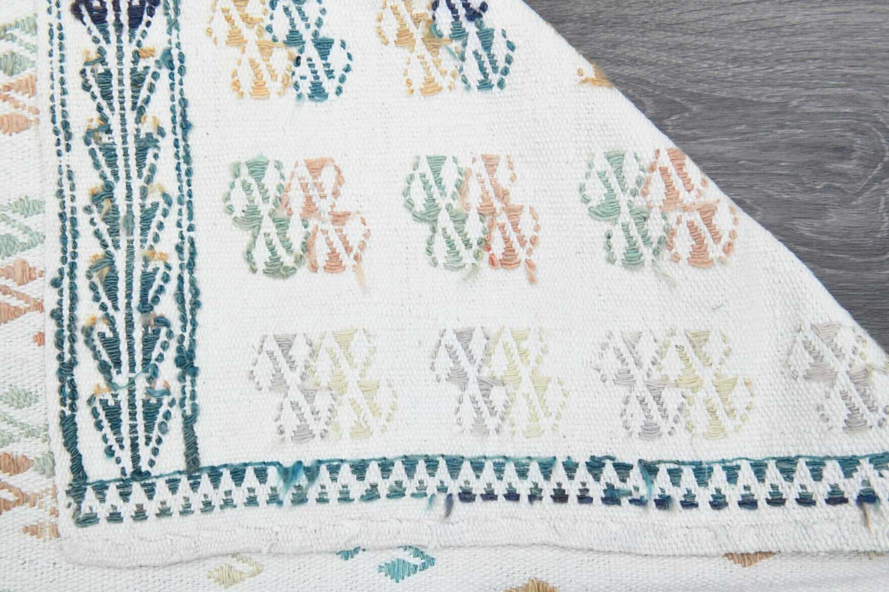 Aigai – vintage oriental kilim for living room or bedroom, 6' x 8'9" (182x266 cm)