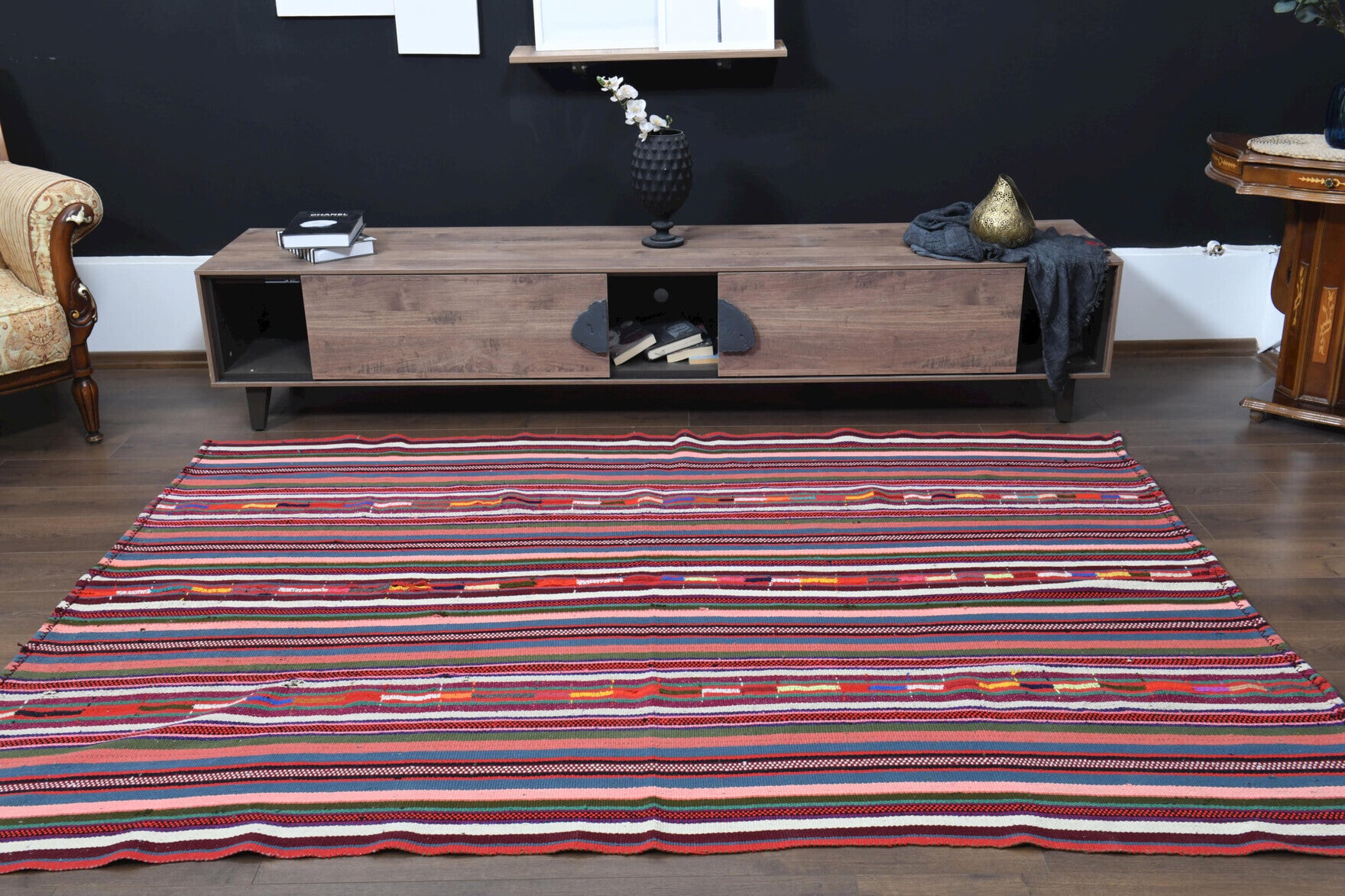 Handwoven flatweave wool kilim from Anatolia, Turkey – Flatweave Turkish Vintage Area Rug 5'11" x 8'3"