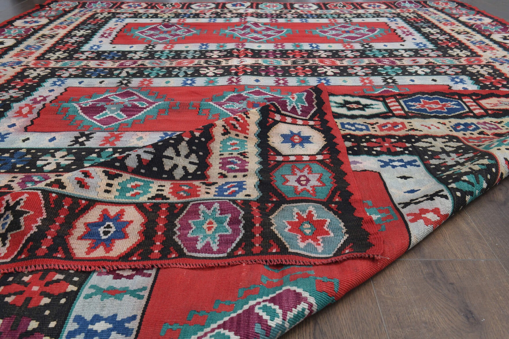 Aglaophone kilim: 1960s handwoven flatweave Anatolian kilim with oriental motifs