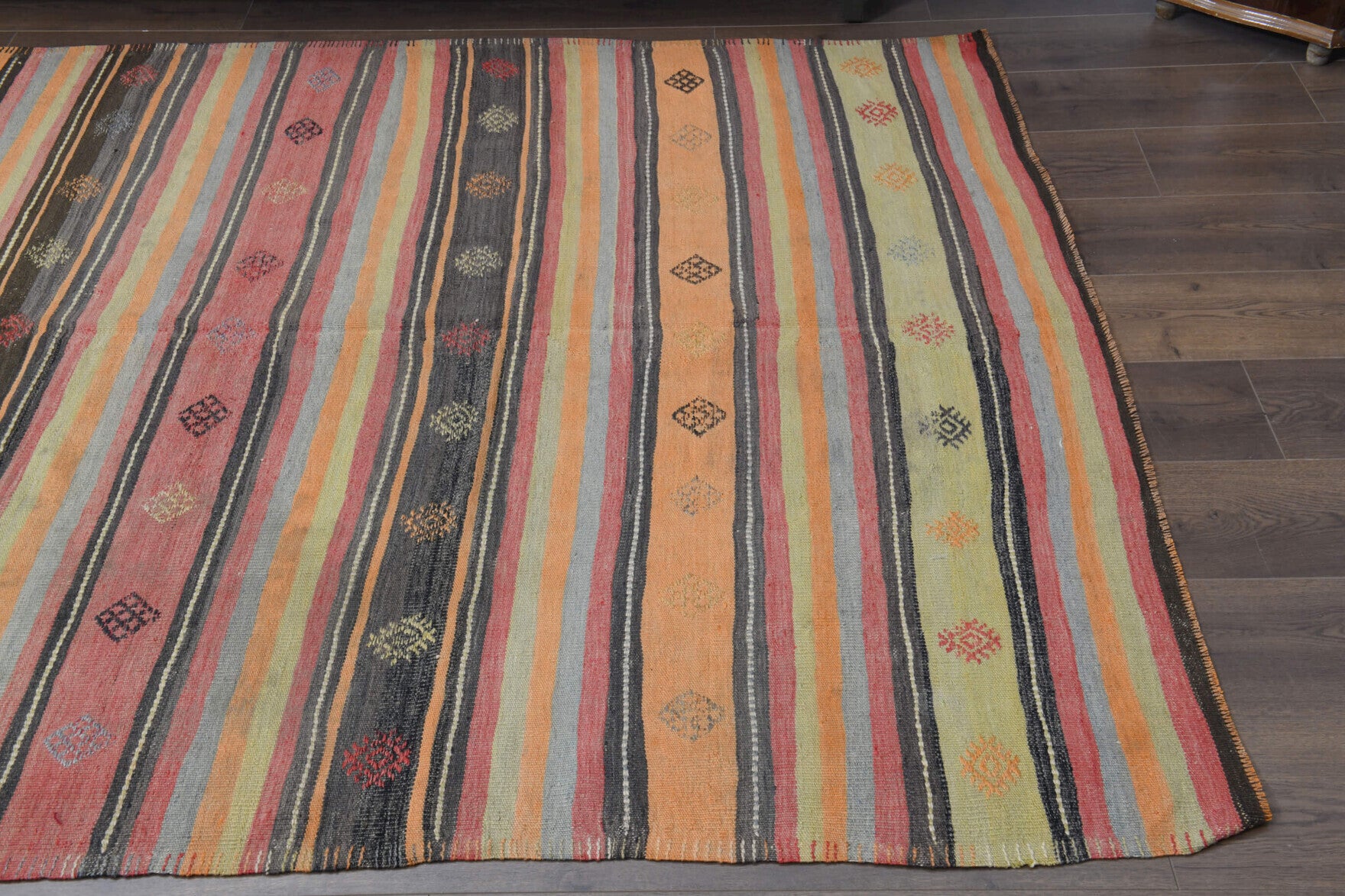 Aglaonassa – vintage oriental kilim for living room or bedroom, 5'5" x 9'2" (164x280 cm)