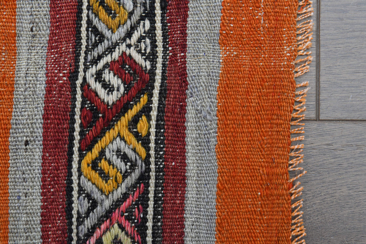 One-of-a-kind 1960s Anatolian vintage kilim rug in wool, 5'7" x 9'11"