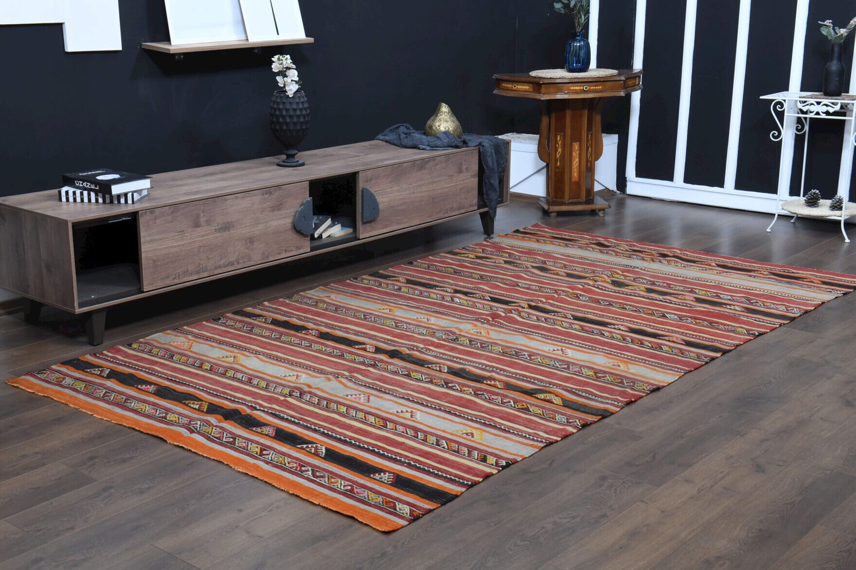 Authentic Anatolian vintage kilim rug (1960s) with oriental design – one-of-a-kind at Fame Rugs
