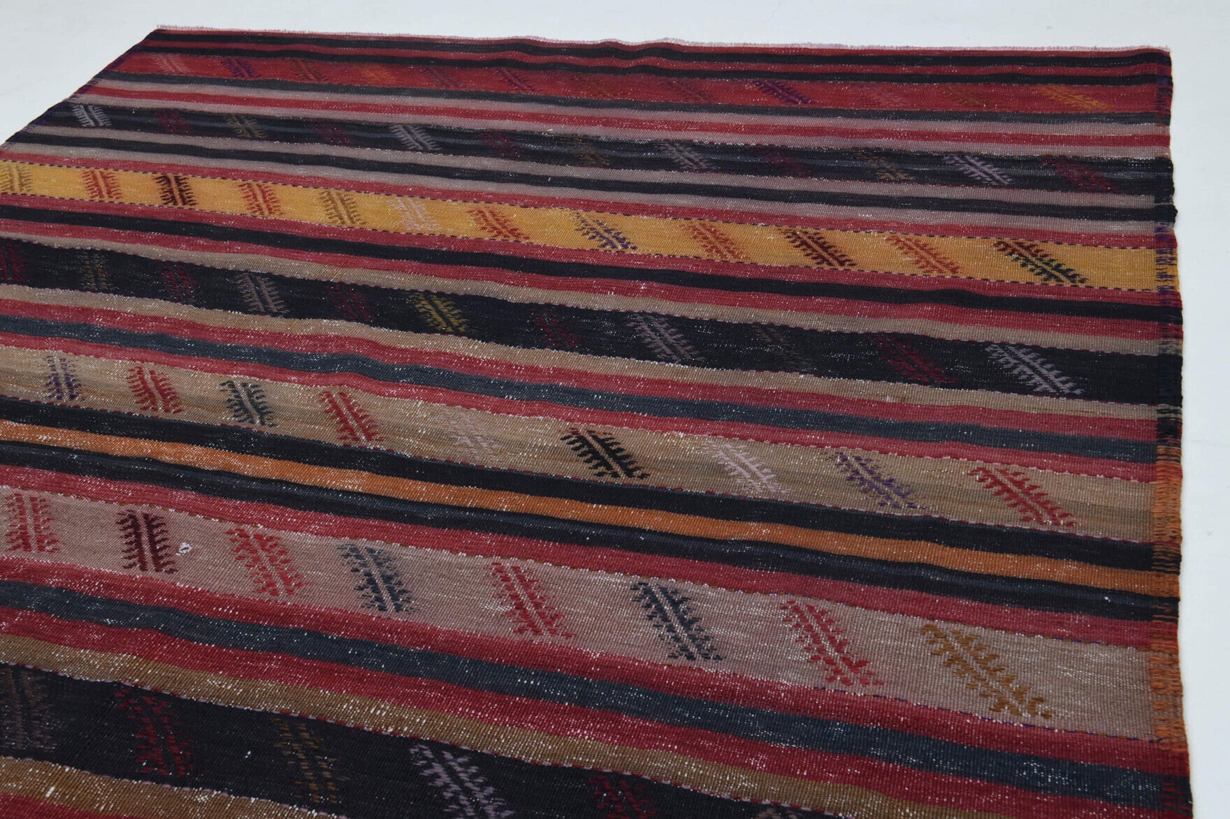 One-of-a-kind 1960s Anatolian vintage kilim rug in wool, 4'10" x 8'7"