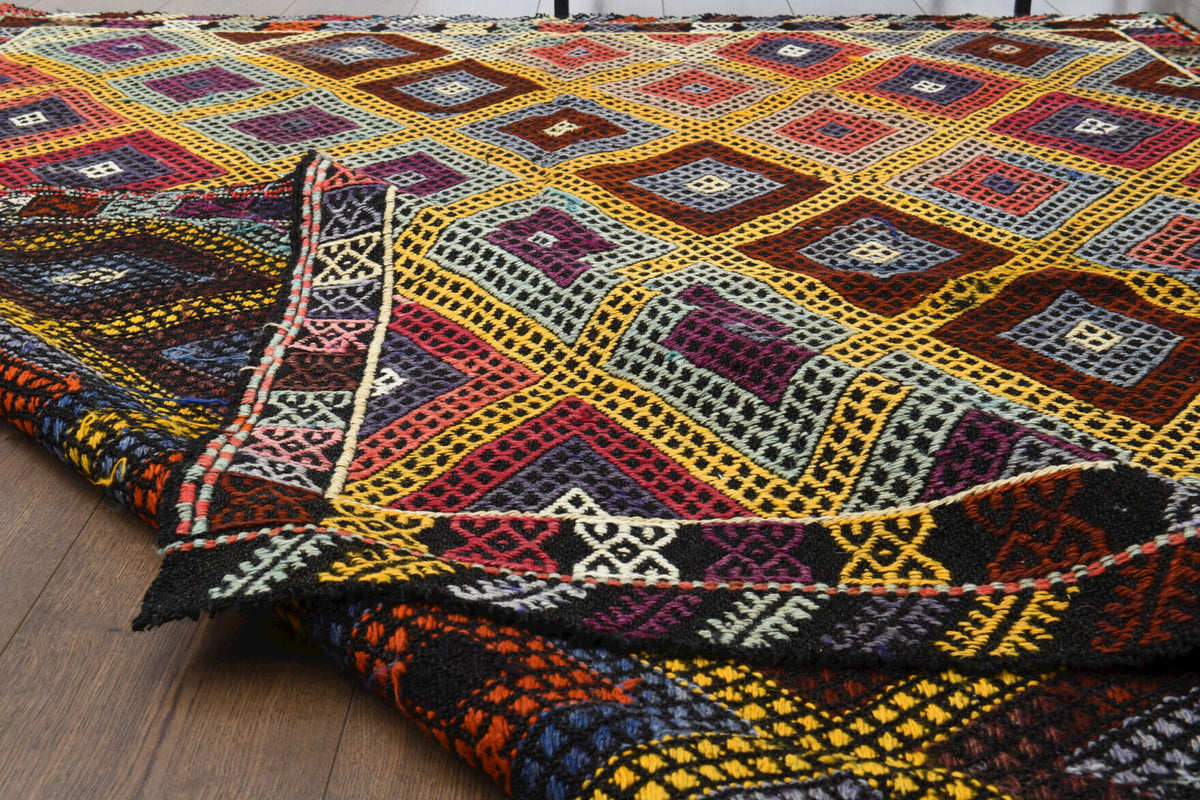 One-of-a-kind 1960s Anatolian vintage kilim rug in wool, 5'9" x 7'8"