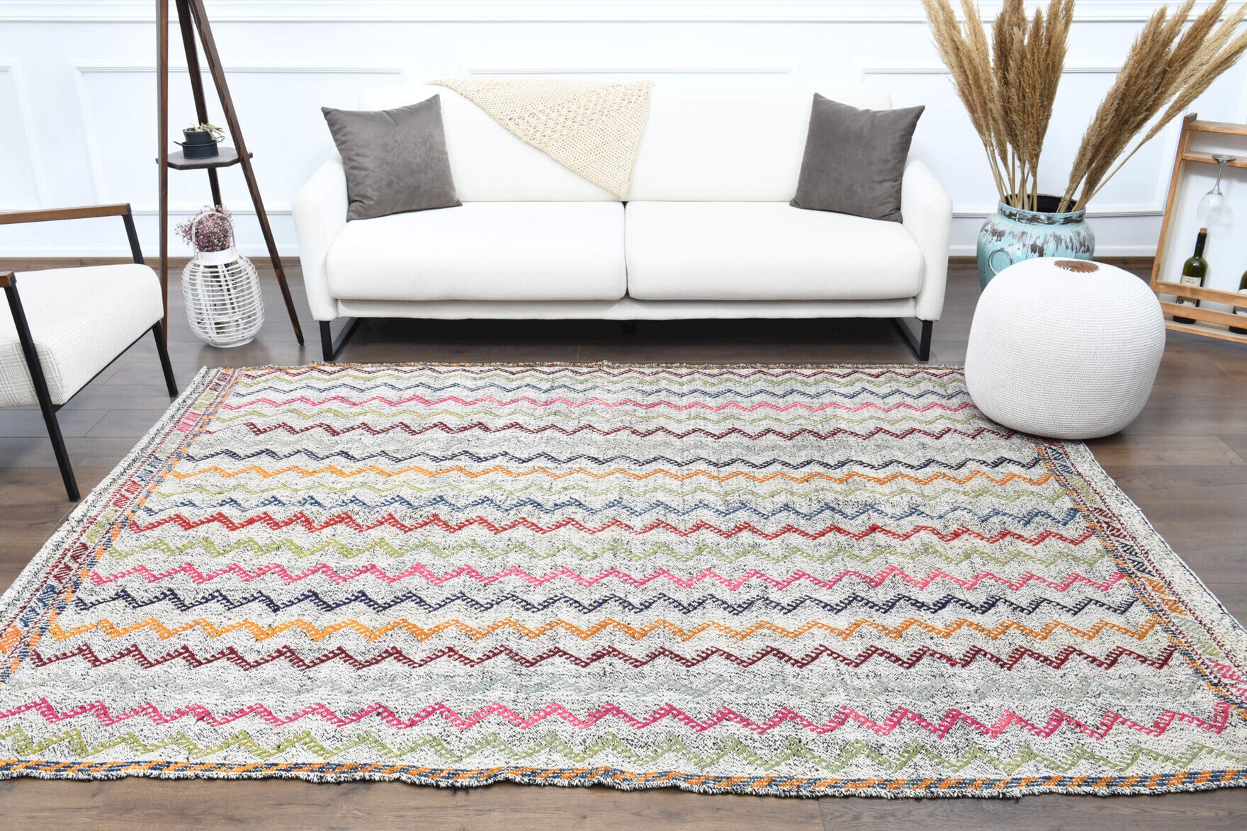 Handwoven flatweave wool kilim from Anatolia, Turkey – Zig-Zag Flatweave Vintage Area Rug 6'4" x 8'10"