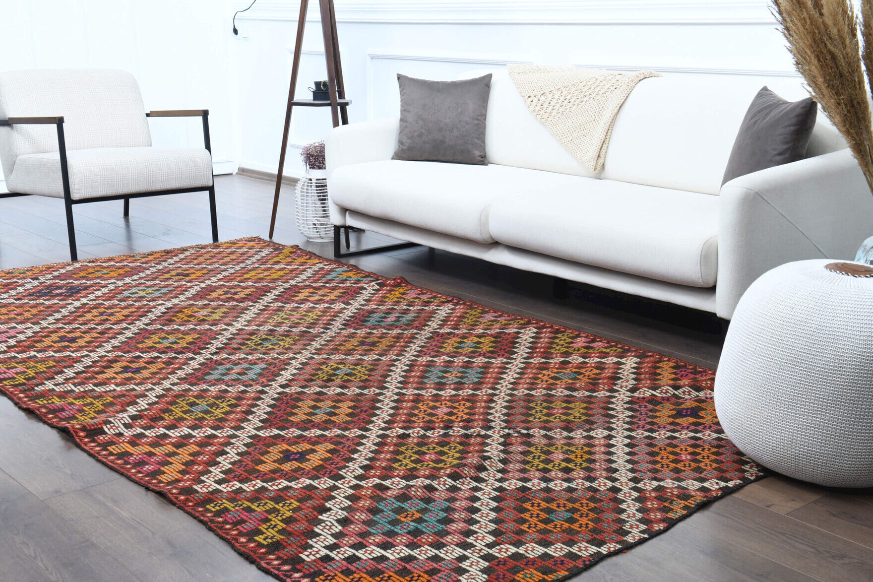 Handwoven flatweave wool kilim from Anatolia, Turkey – Turkish Vintage Area Kilim Rug 5'8" x 10'6"