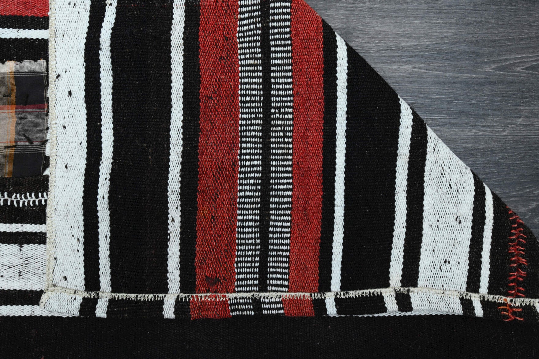 Authentic Anatolian vintage kilim rug (1960s) with striped design – one-of-a-kind at Fame Rugs