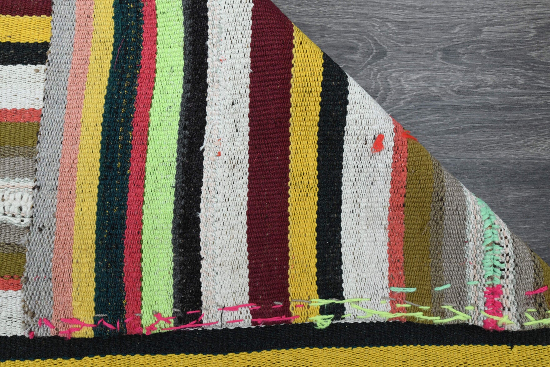 Zulalbike – vintage striped kilim for living room or bedroom, 5'10" x 9'6" (178x289 cm)